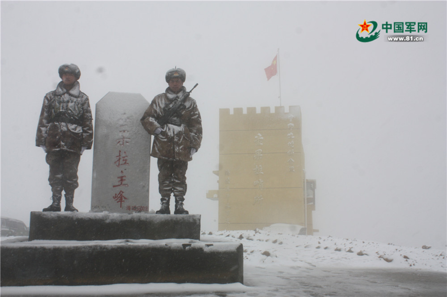 风雪中戍边的中国军人用青春与热血谱写动人乐章